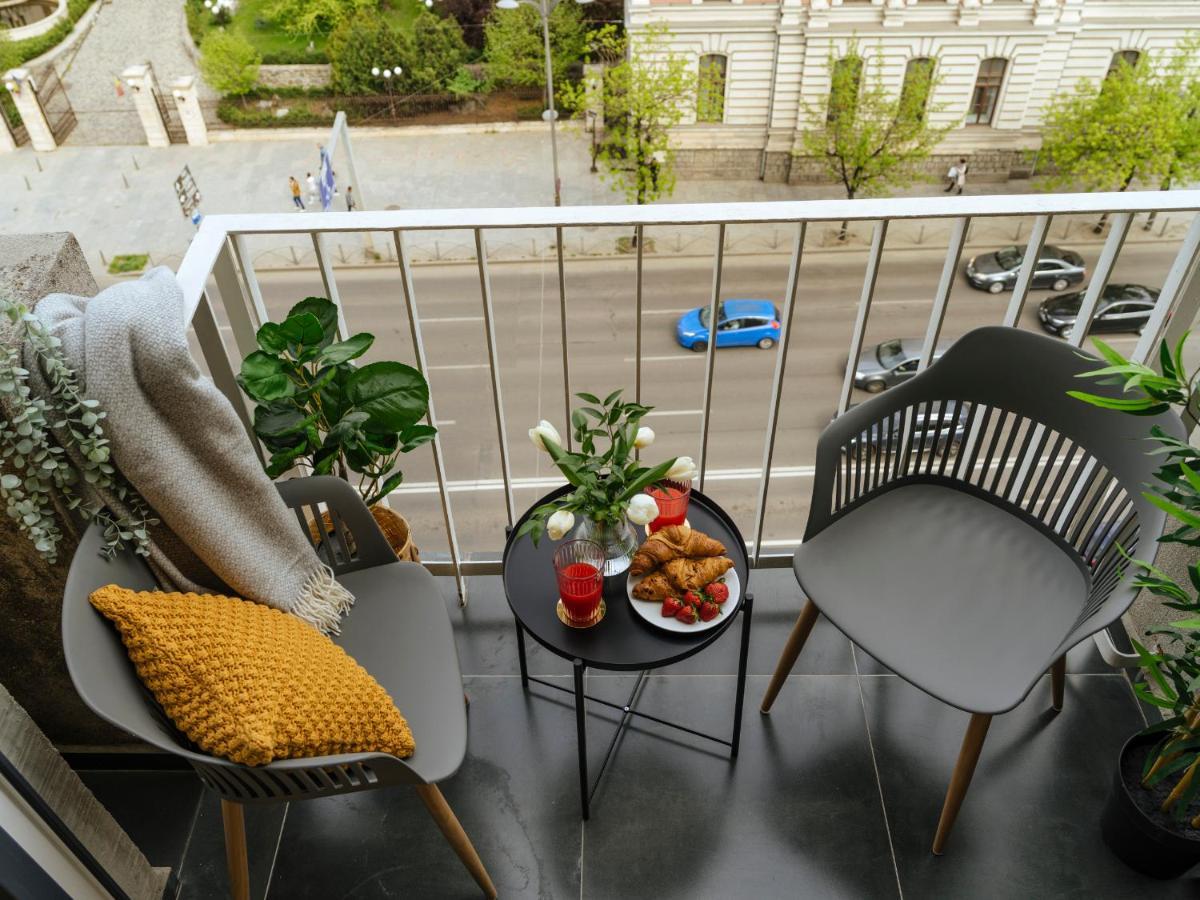 Sunny 2Br Flat - Top Location - Amazing Balcony Бухарест Экстерьер фото