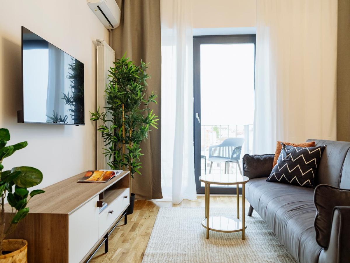 Sunny 2Br Flat - Top Location - Amazing Balcony Бухарест Экстерьер фото